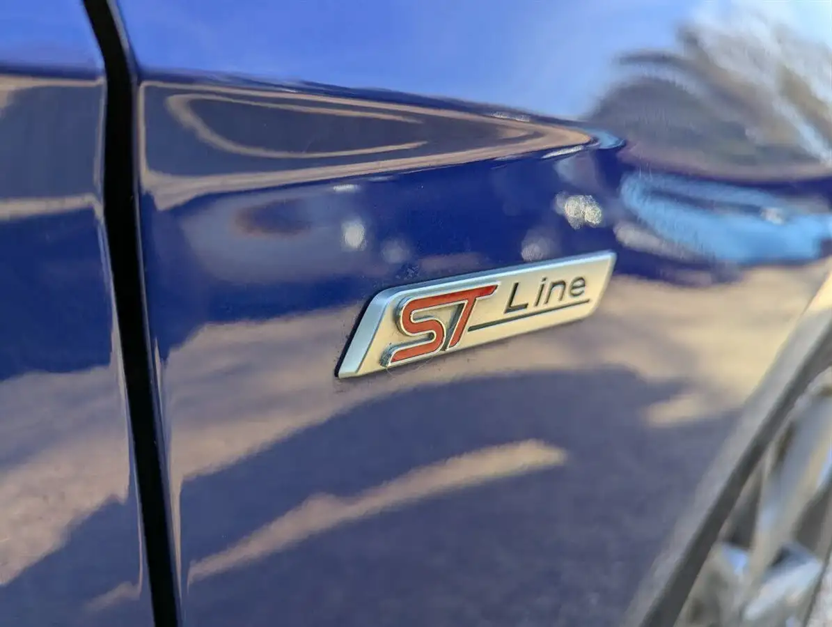 2018-ford-focus-10t-st-line-x-140ps-hatchback-big-11