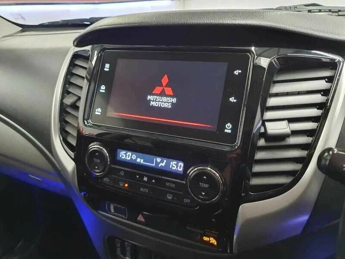 2019-mitsubishi-l200-24di-d-barbarian-eu6b-auto-big-13
