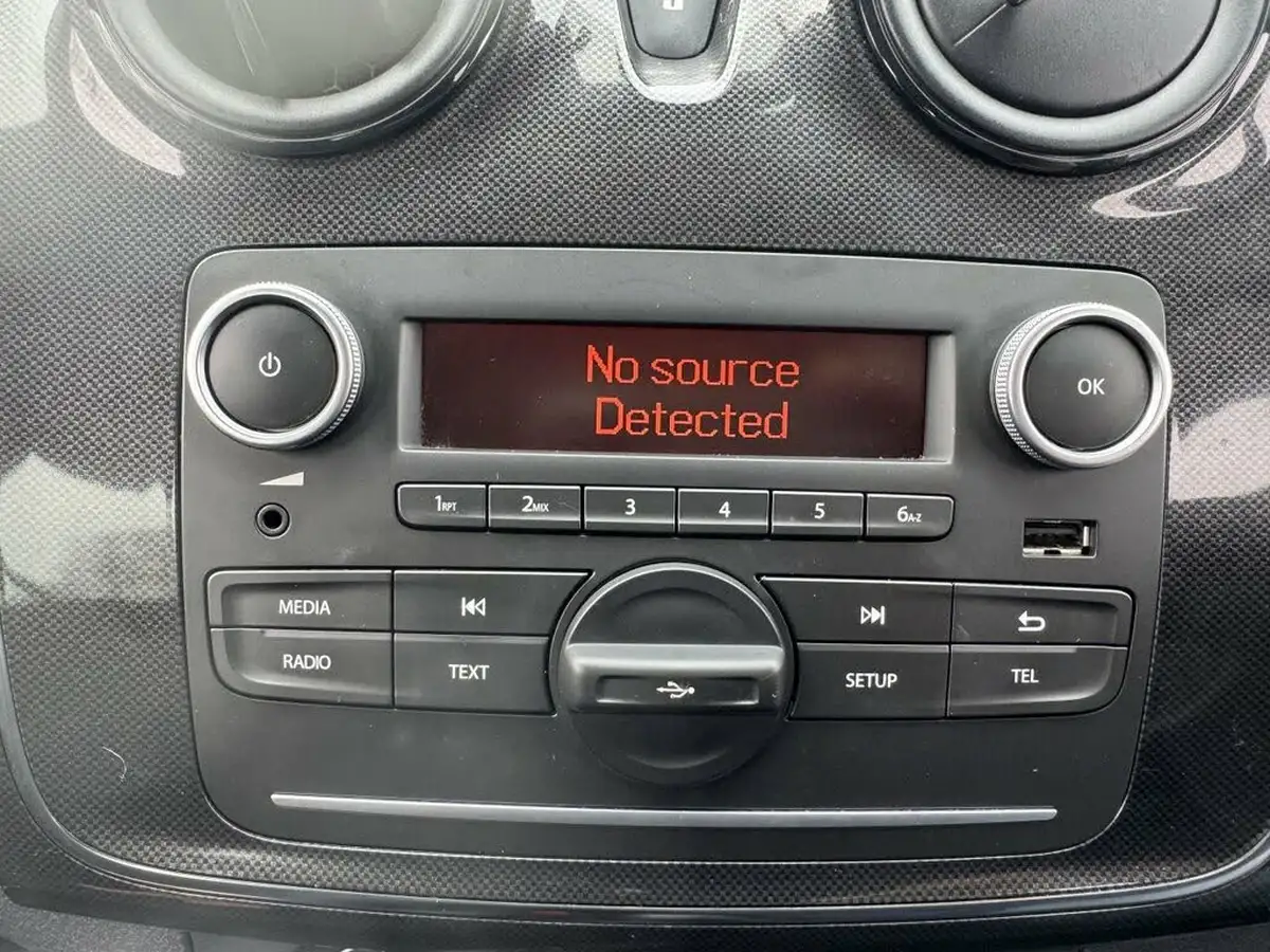 2019-dacia-sandero-10-sce-essential-big-31