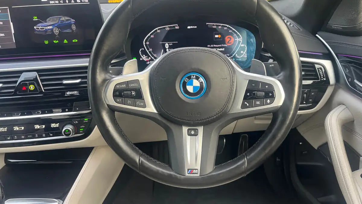 2022-bmw-5-series-20-530e-m-sport-saloon-4d-big-14