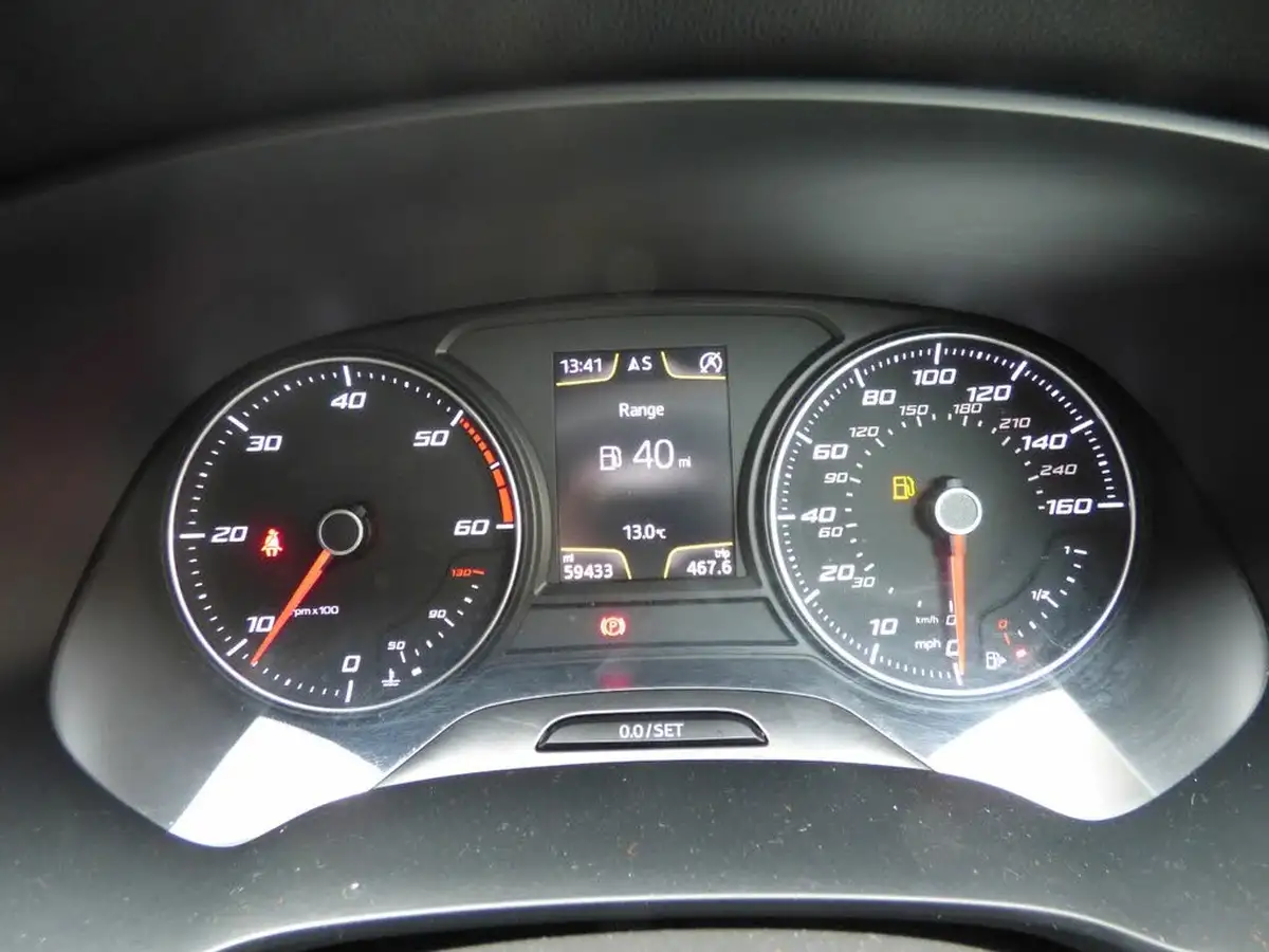 2013-seat-leon-20tdi-se-tech-pack-cr-hatchback-5d-big-25