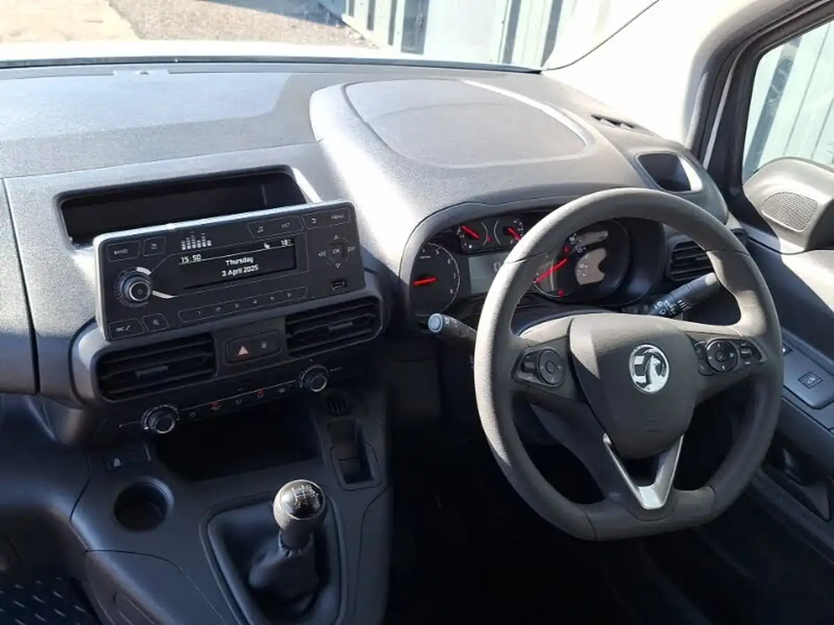 2021-vauxhall-combo-15cdti-dynamic-2300-100pseu6dt-l1h1-panel-big-2