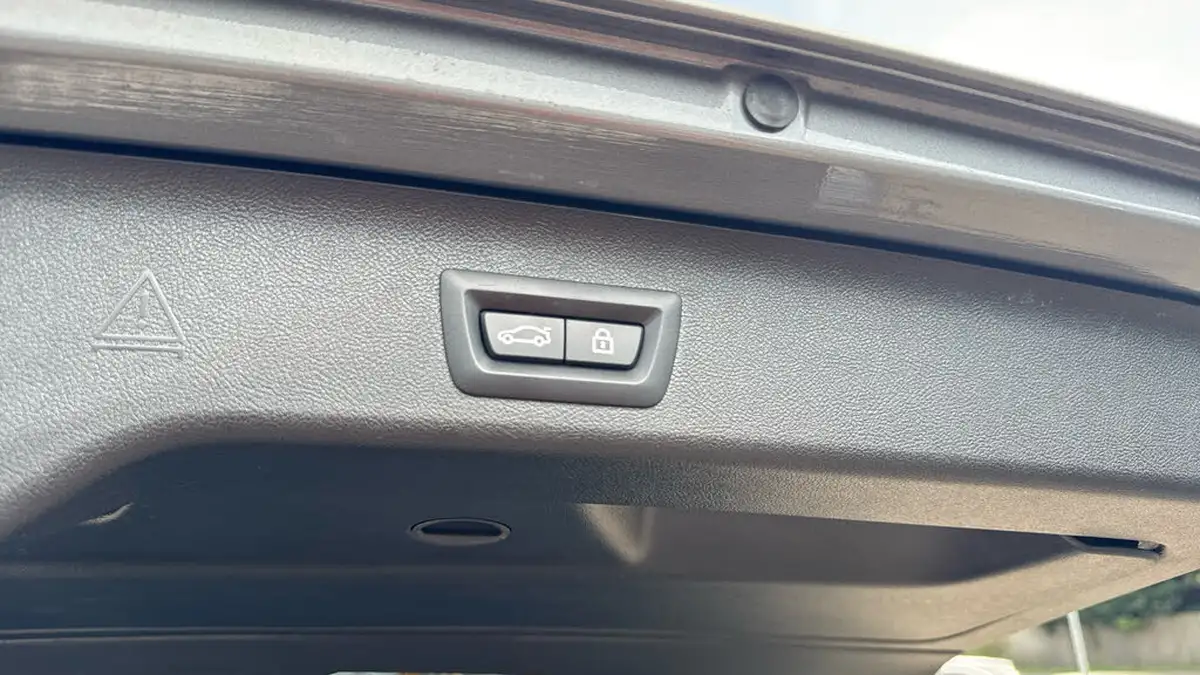 2022-bmw-5-series-20-530e-m-sport-touring-5d-big-20