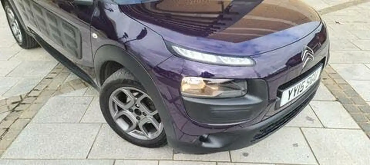 2015-citroen-c4-cactus-16bluehdi-feel-big-17