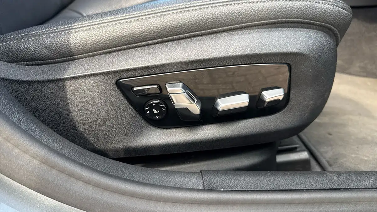 2022-bmw-5-series-20-530e-m-sport-touring-5d-big-24