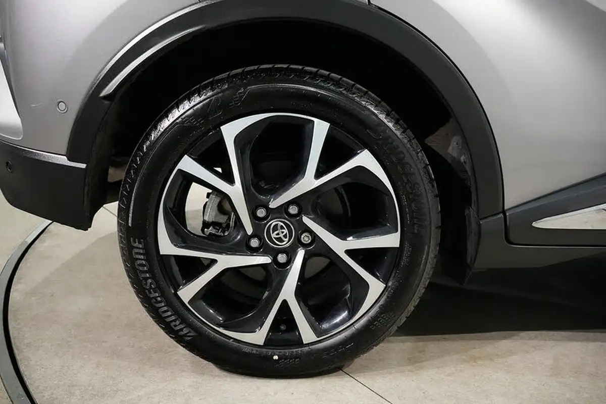 2017-toyota-c-hr-18-vvt-i-dynamic-big-26