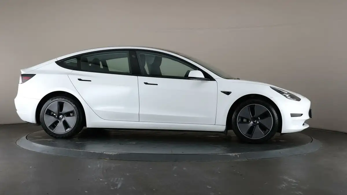 2021-tesla-model-3-e-standard-plus-big-8