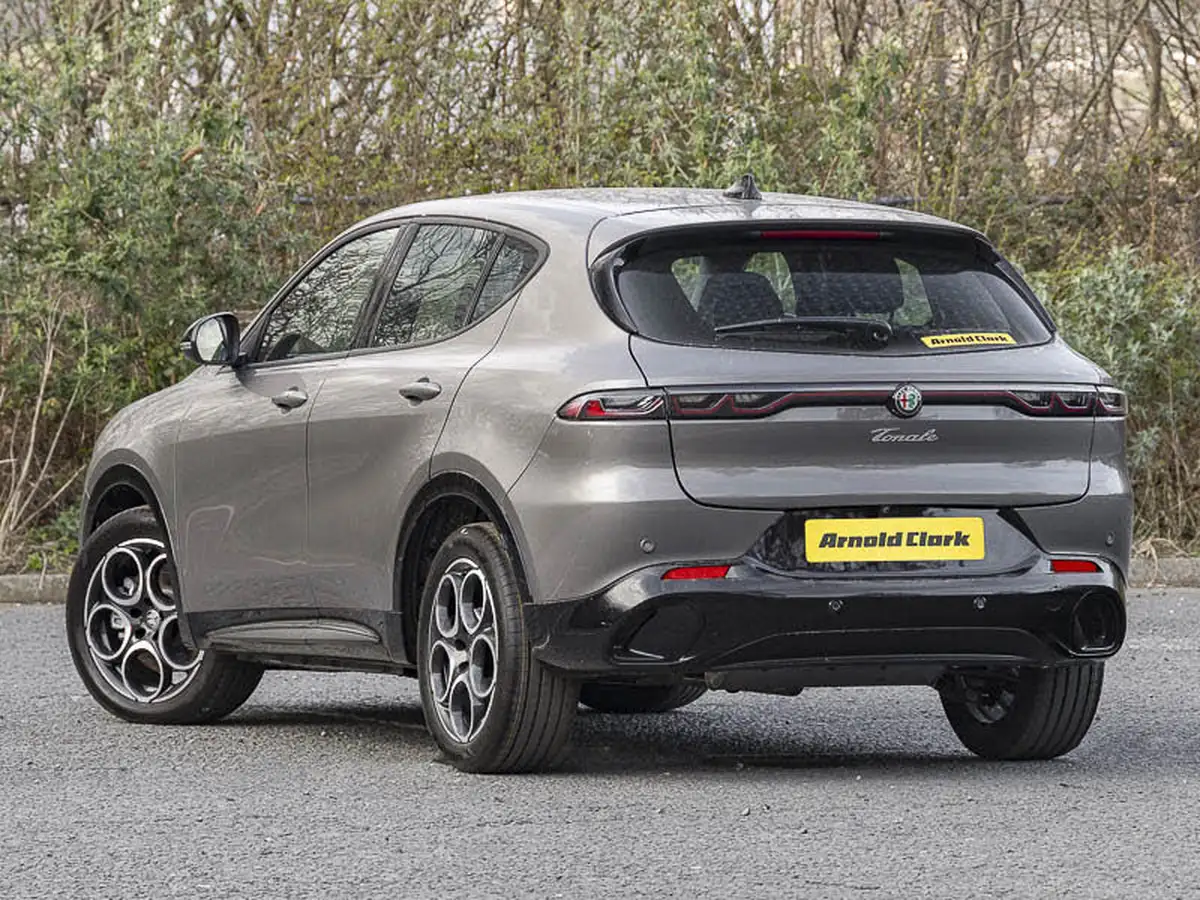 2025-alfa-romeo-tonale-15-sprint-big-1
