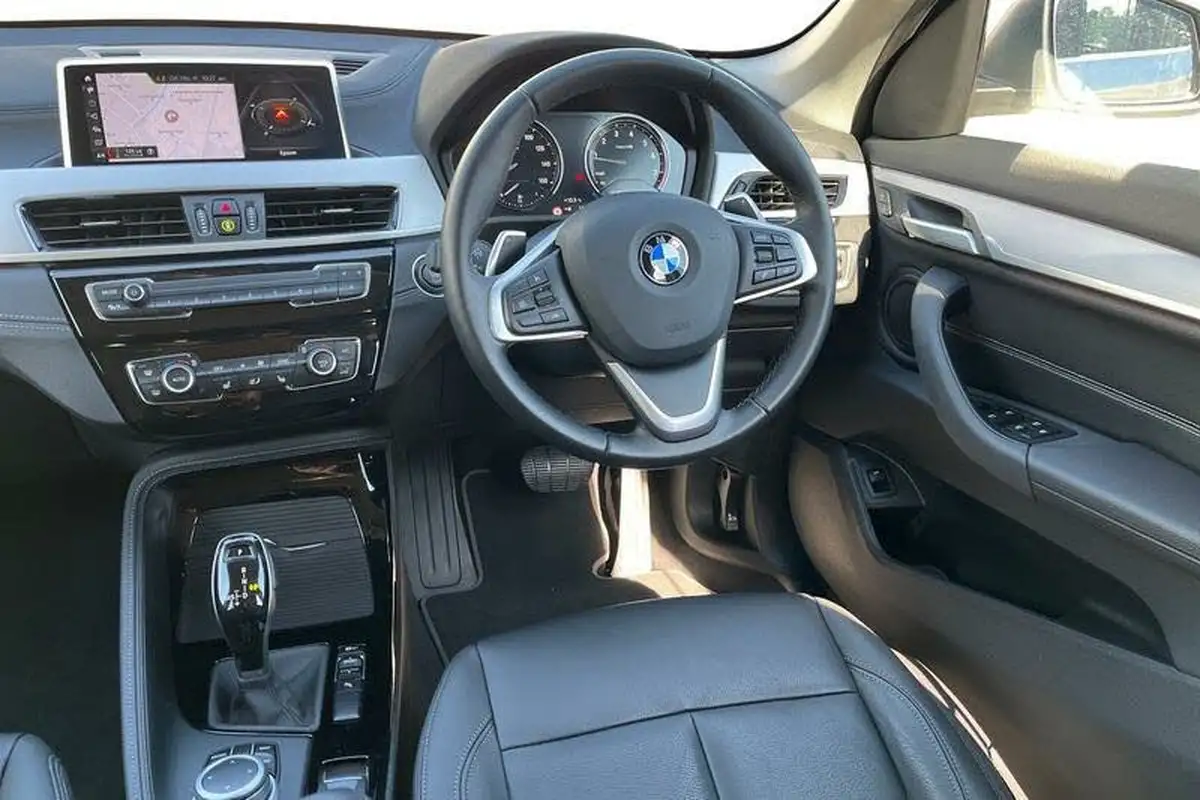 2021-bmw-x1-20-sdrive20i-xline-big-10