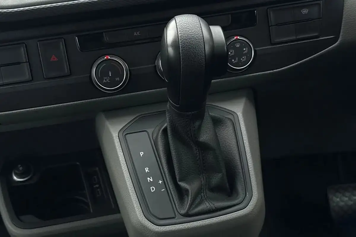 2024-volkswagen-transporter-big-21