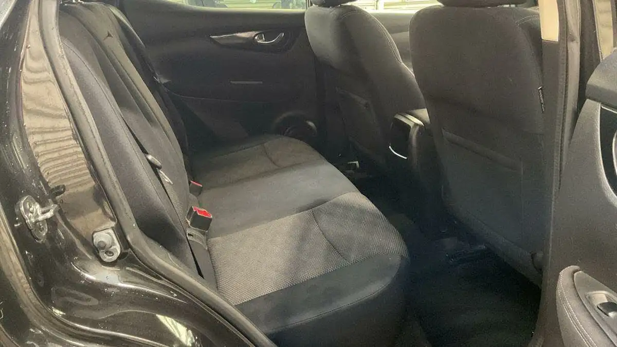 2014-nissan-qashqai-15dci-acenta-premium-big-7