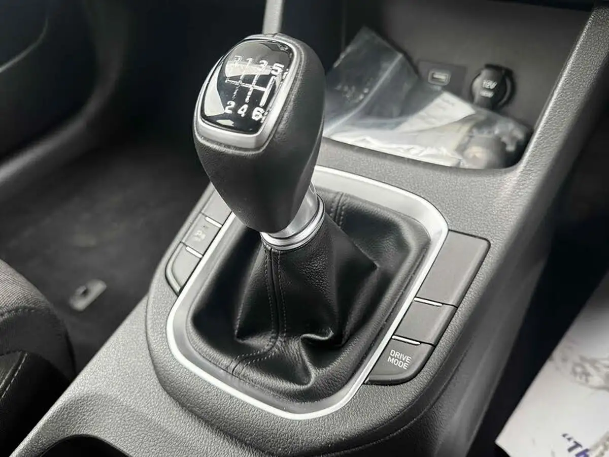 2023-hyundai-i30-10-t-gdi-se-connect-hatchback-big-28