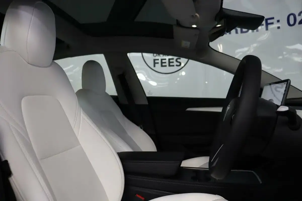 2022-tesla-model-3-e-long-range-big-25
