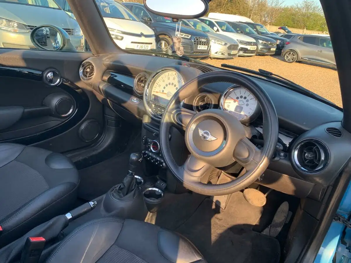 2013-mini-cooper-16-cooper-122bhp-convertible-2d-auto-big-17