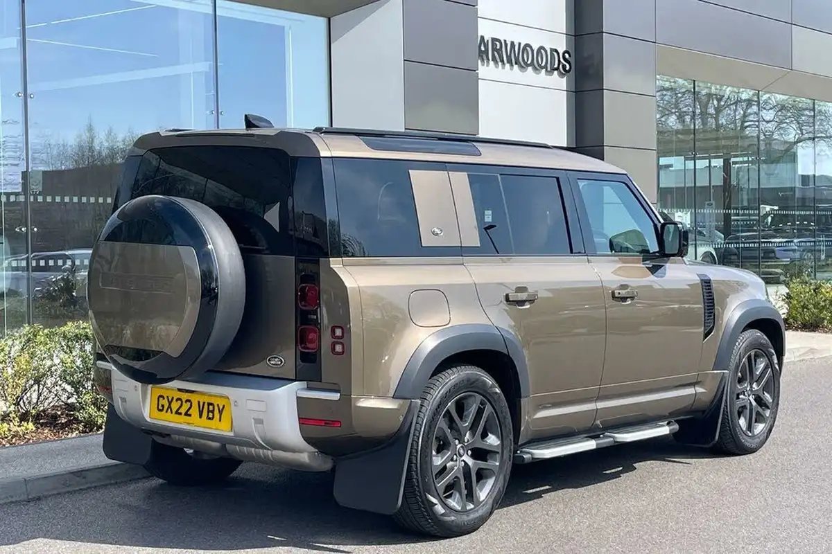 2022-land-rover-110-defender-30-d250-xs-edition-big-10