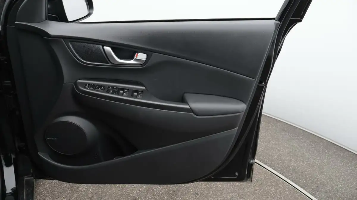 2023-hyundai-kona-e-ultimate-204ps-64kwh-105kw-obc-big-15