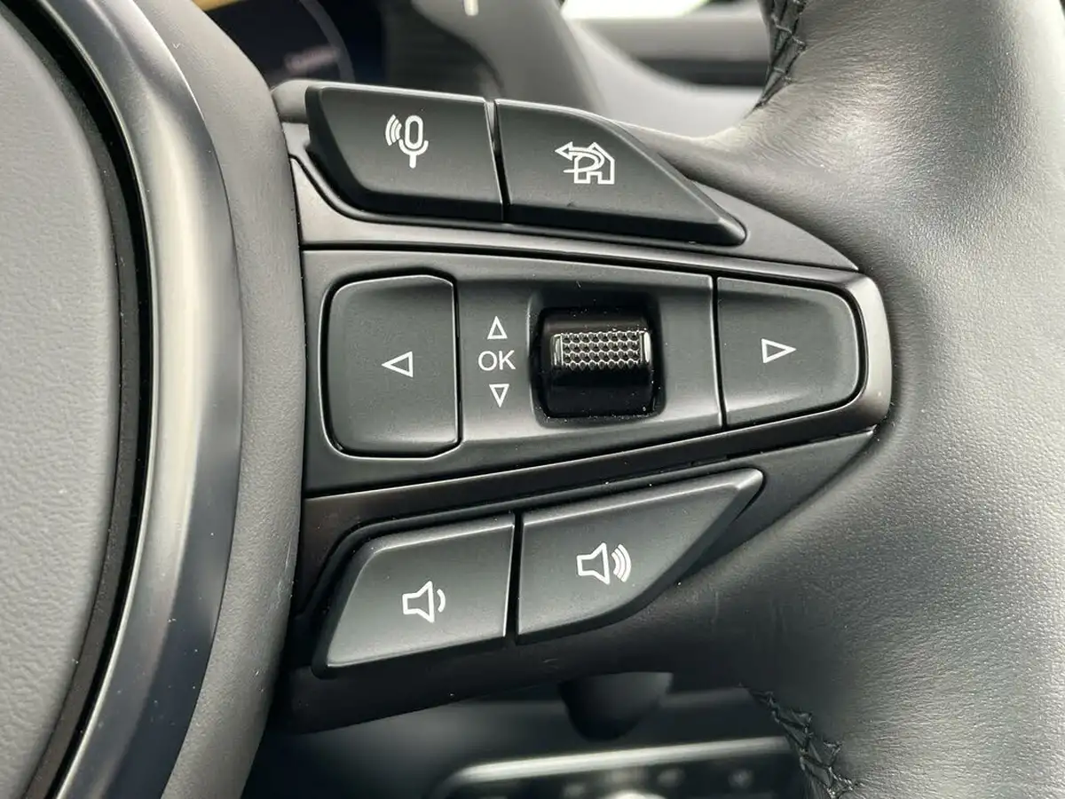 2024-aston-martin-dbx-40-v8-big-55