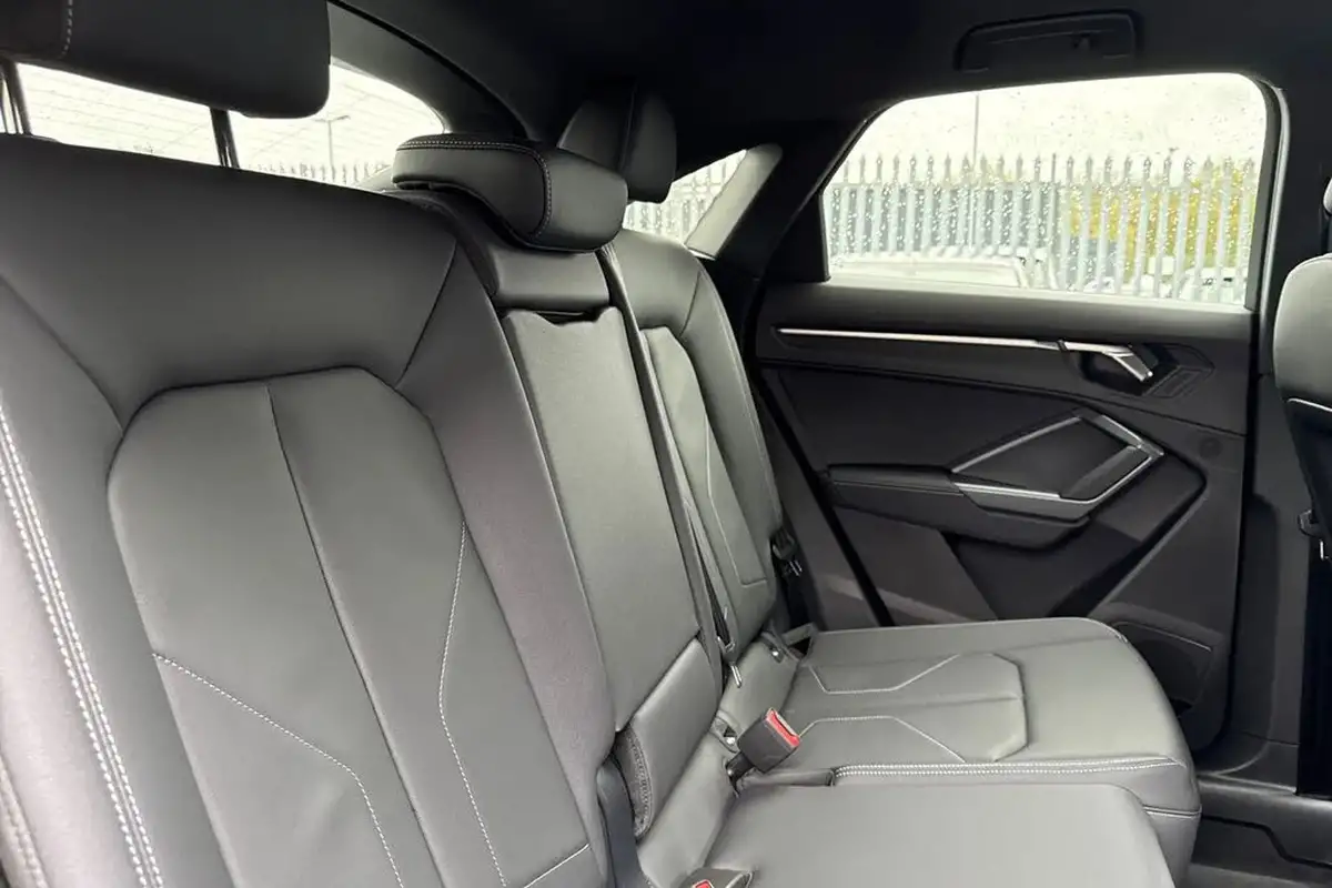 2024-audi-q3-20-35-tdi-black-edition-sportback-big-18