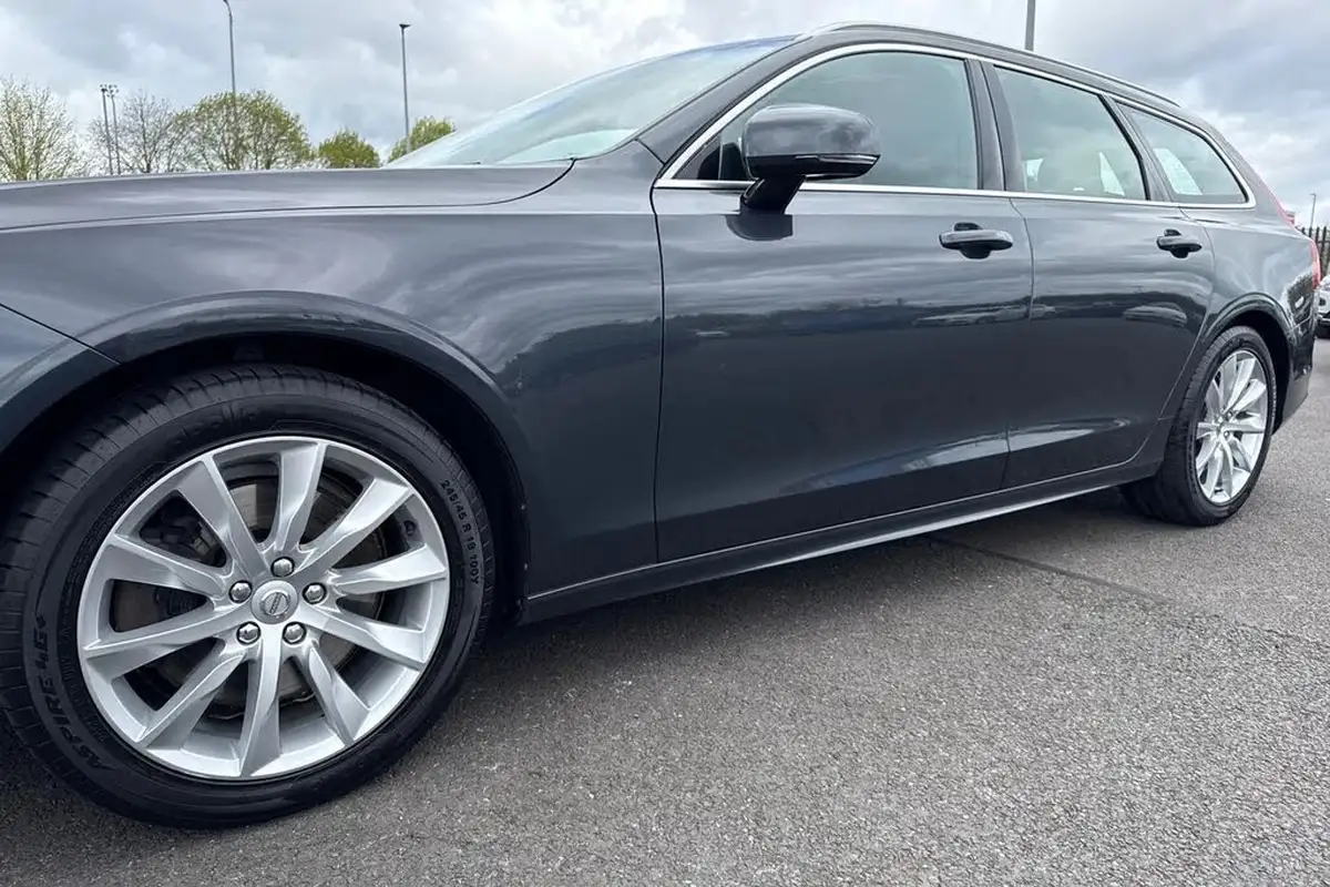 2019-volvo-v90-20-t4-momentum-pro-big-27