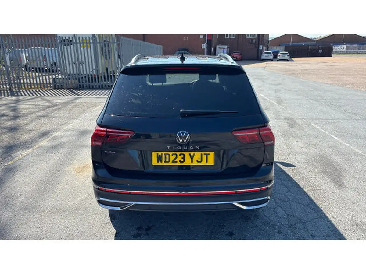 2023-volkswagen-tiguan-allspace-15-tsi-r-line-big-30