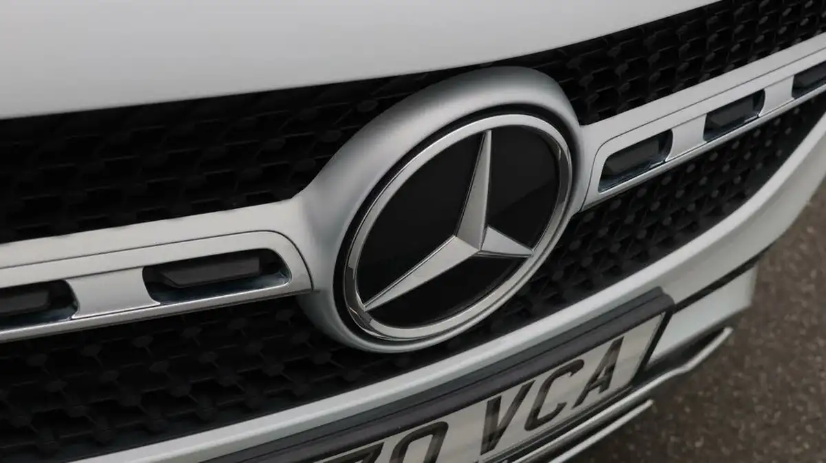 2020-mercedes-benz-gla-class-13-gla-200-sport-big-22