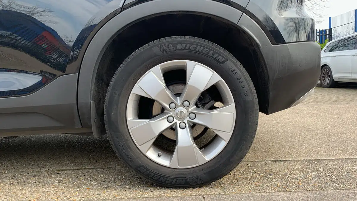 2021-volvo-xc40-15-t3-momentum-161bhp-big-14