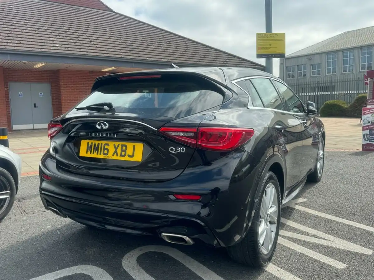 2016-infiniti-q30-22d-premium-big-1
