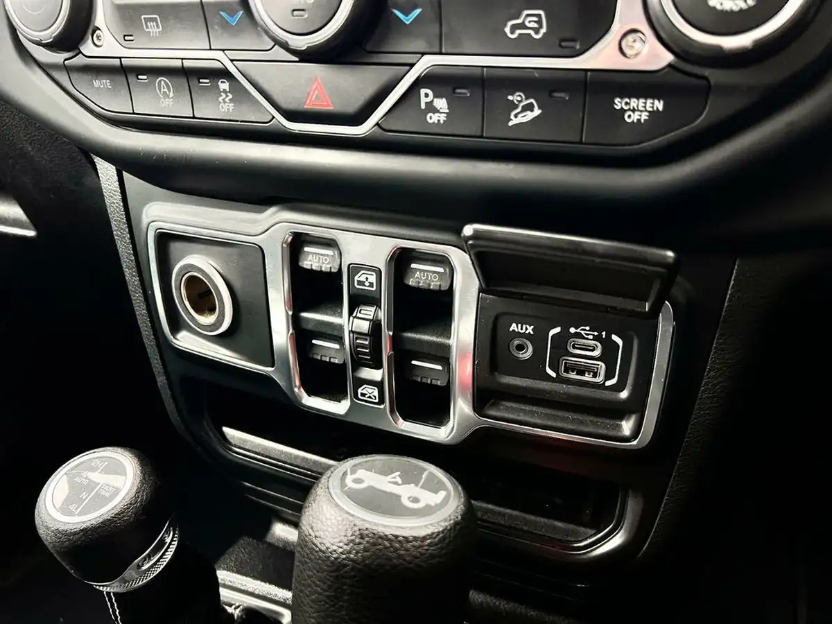 2020-jeep-wrangler-22-multijet-ii-sahara-hard-5d-big-58
