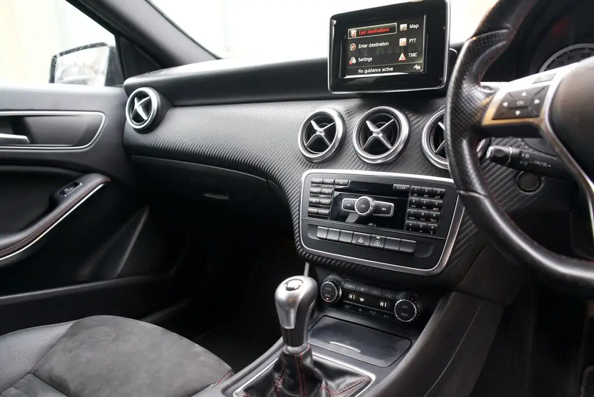 2015-mercedes-benz-a-class-15cdi-a180-amg-sport-big-23