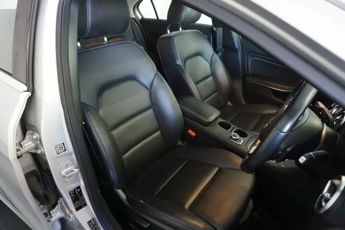 2016-mercedes-benz-a-class-16-a200-sport-executivess-7g-dct-big-14