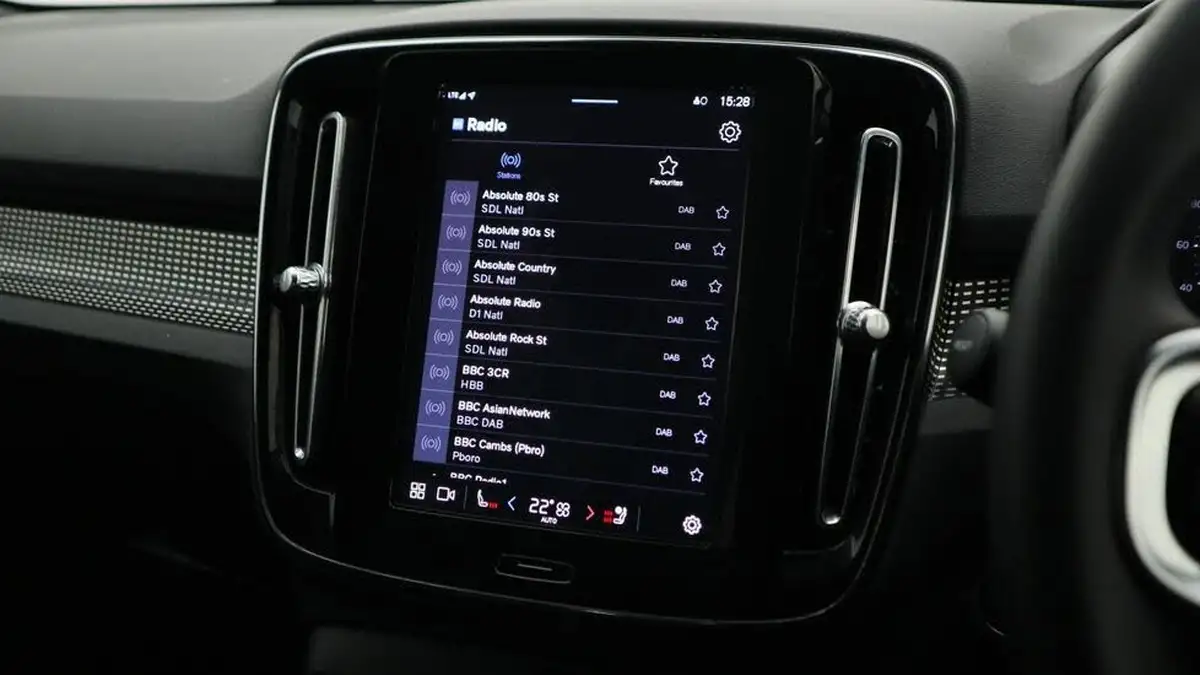 2024-volvo-xc40-20-b3-plus-big-30
