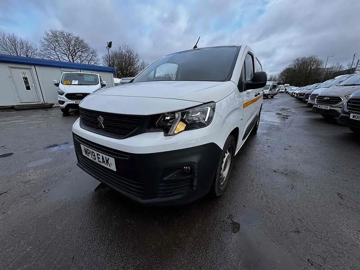 2019-peugeot-partner-16bluehdi-1000-grip-100ps-ss-big-9