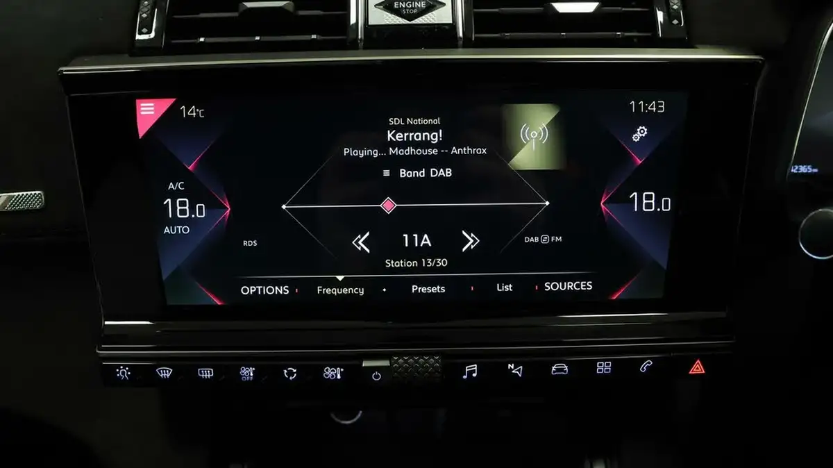 2020-ds-ds-7-crossback-16-puretech-performance-line-180ps-big-10