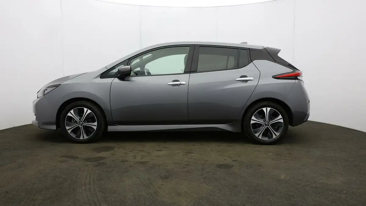 2021-nissan-leaf-e-tekna-big-3