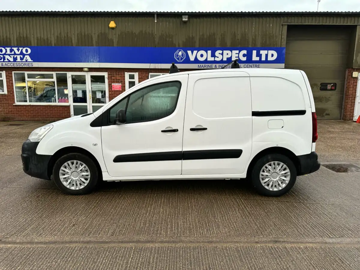 2017-peugeot-partner-16bluehdi-s-l1-75pseu6-648-panel-big-3