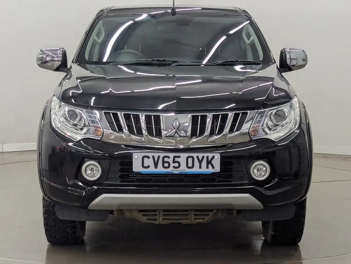 2015-mitsubishi-l200-24di-d-warrior-auto-big-4