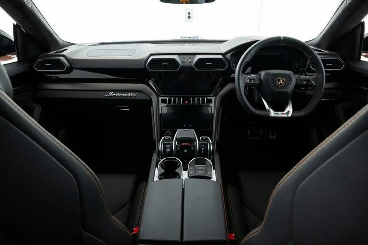 2024-lamborghini-urus-40-no-trim-big-9