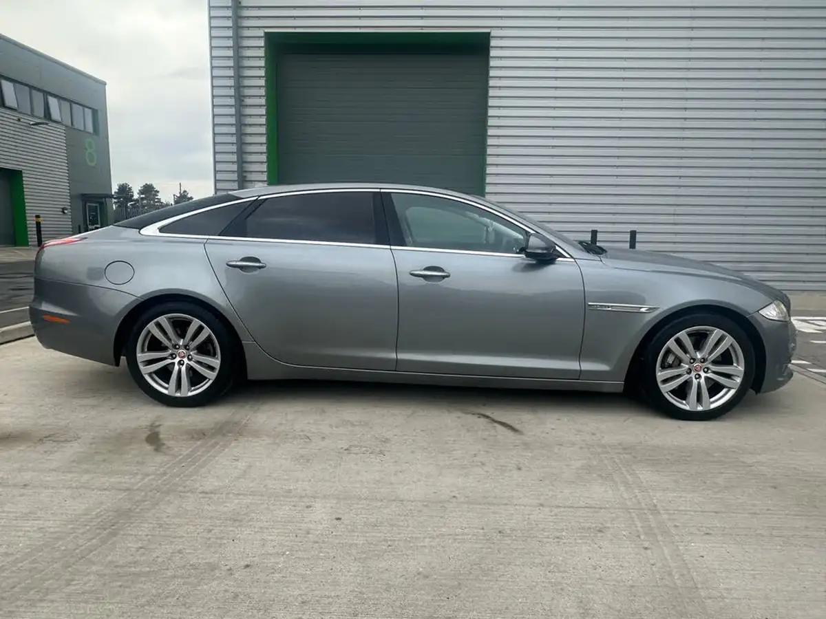 2014-jaguar-xj-series-30td-xj-premium-luxury-lwb-big-5