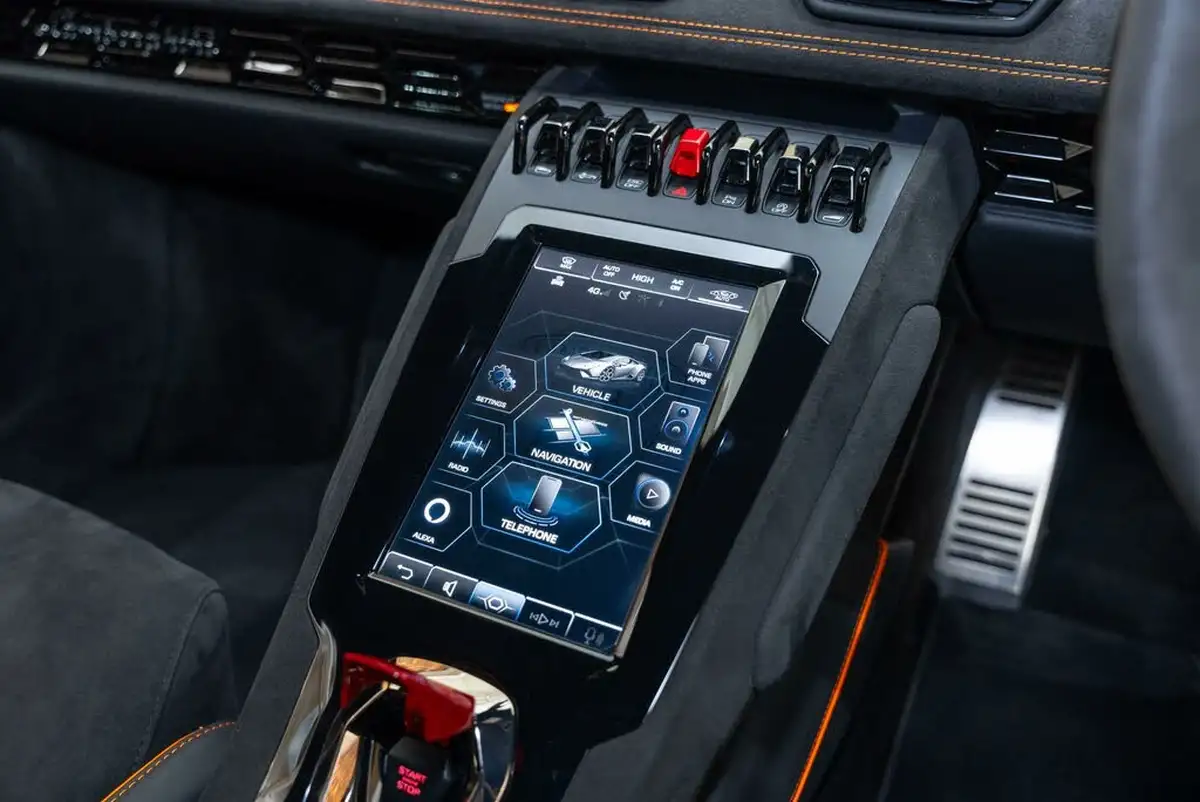 2023-lamborghini-huracan-52-tecnica-big-17