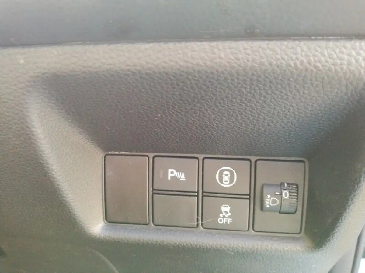 2020-honda-jazz-15-i-mmd-crosstar-ex-big-10
