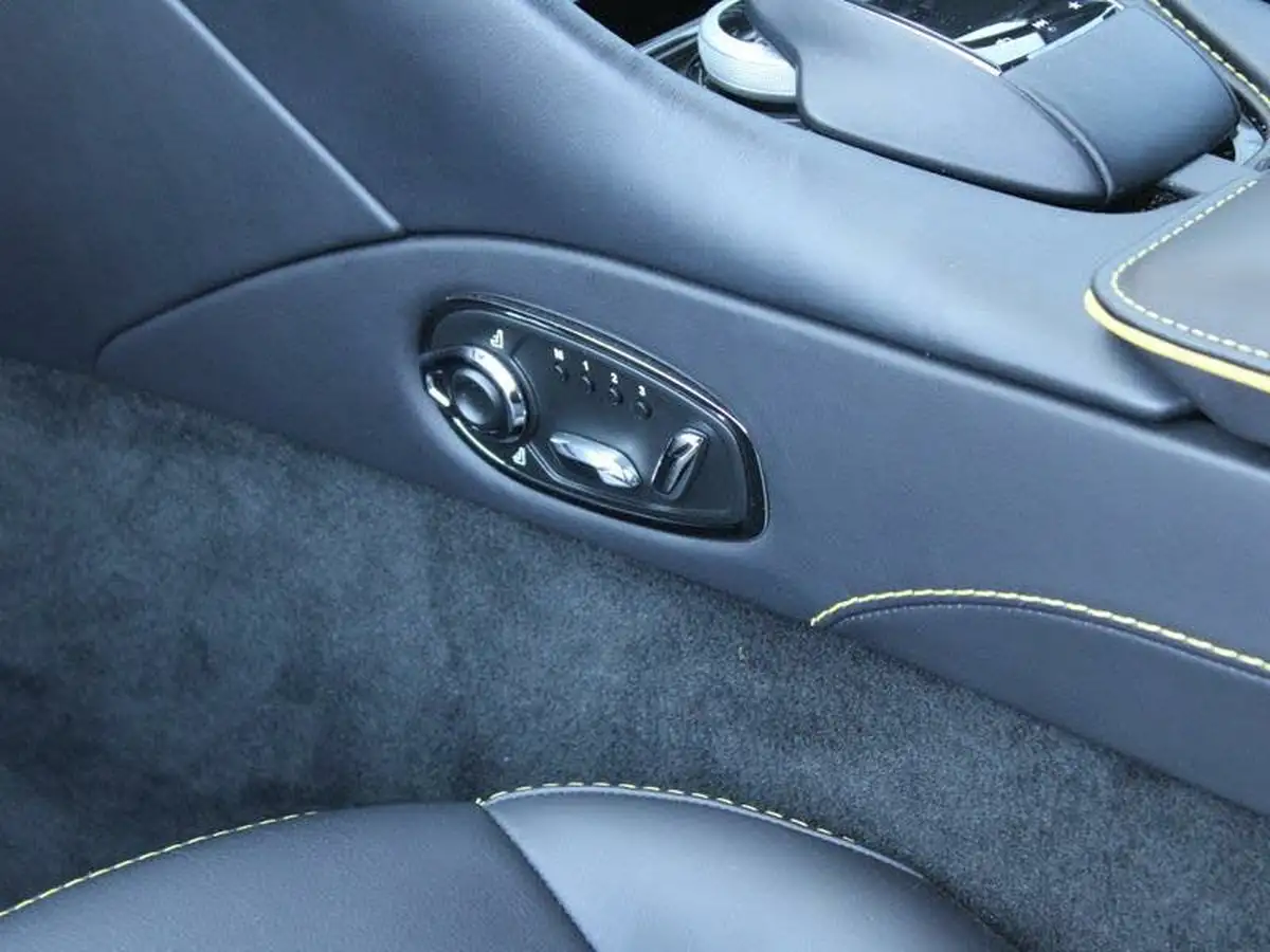 2023-aston-martin-dbs-52-v12-big-23