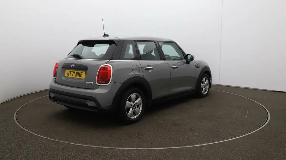 2022-mini-cooper-15-cooper-classic-hatchback-5d-big-44