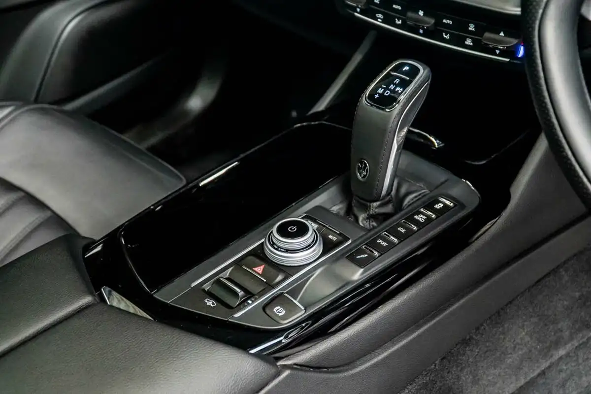 2021-maserati-levante-30-gransport-big-33