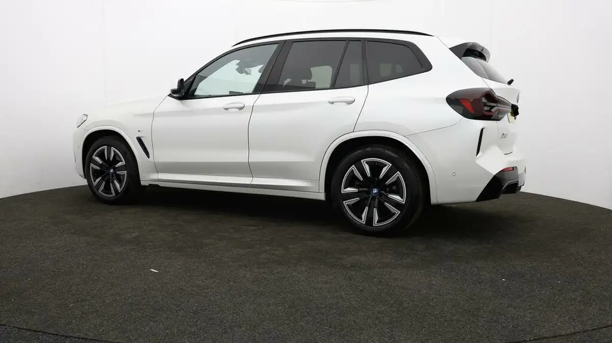 2022-bmw-ix3-e-m-sport-big-65