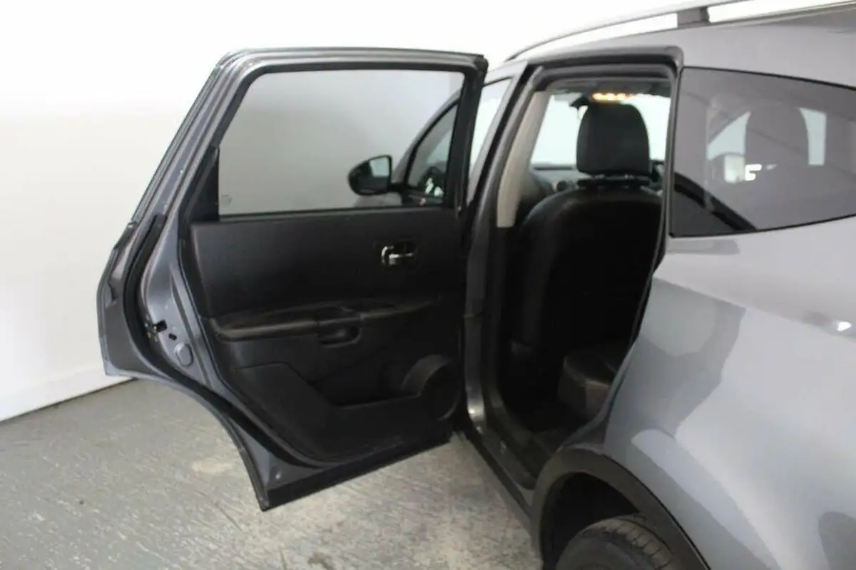 2011-nissan-qashqai2-16td-tekna-ss-4wd-big-23