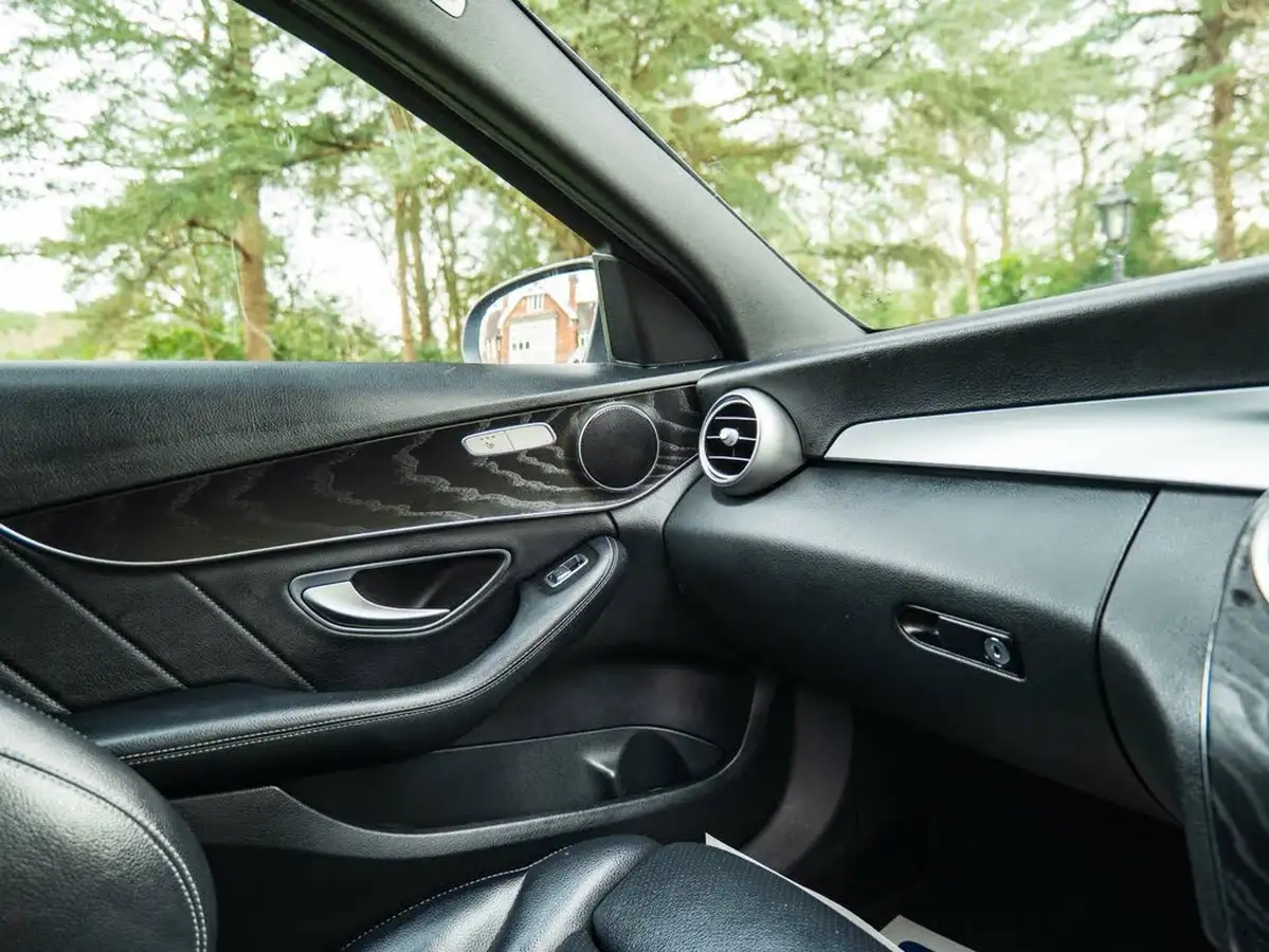 2018-mercedes-benz-c-class-21d-c220d-amg-line-ss-saloon-4d-big-33