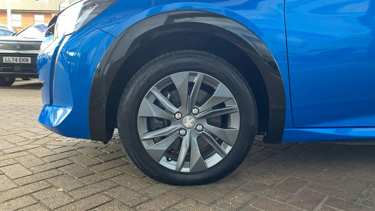 2022-peugeot-208-e-allure-premium-big-13