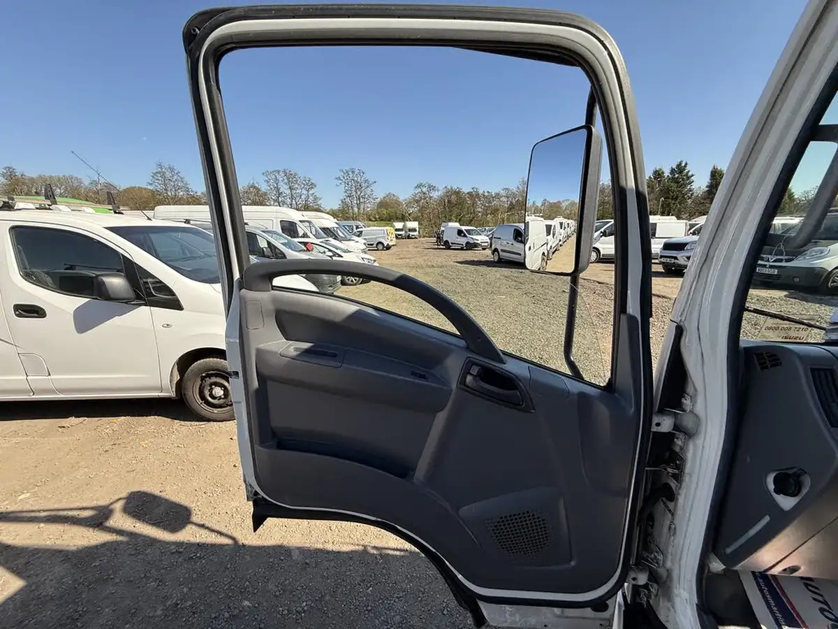 2017-isuzu-truck-n-30td-n35120-s-grafter-dropside-truck-big-2