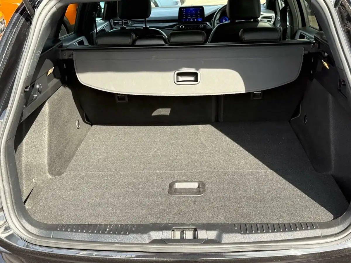2022-ford-focus-big-12