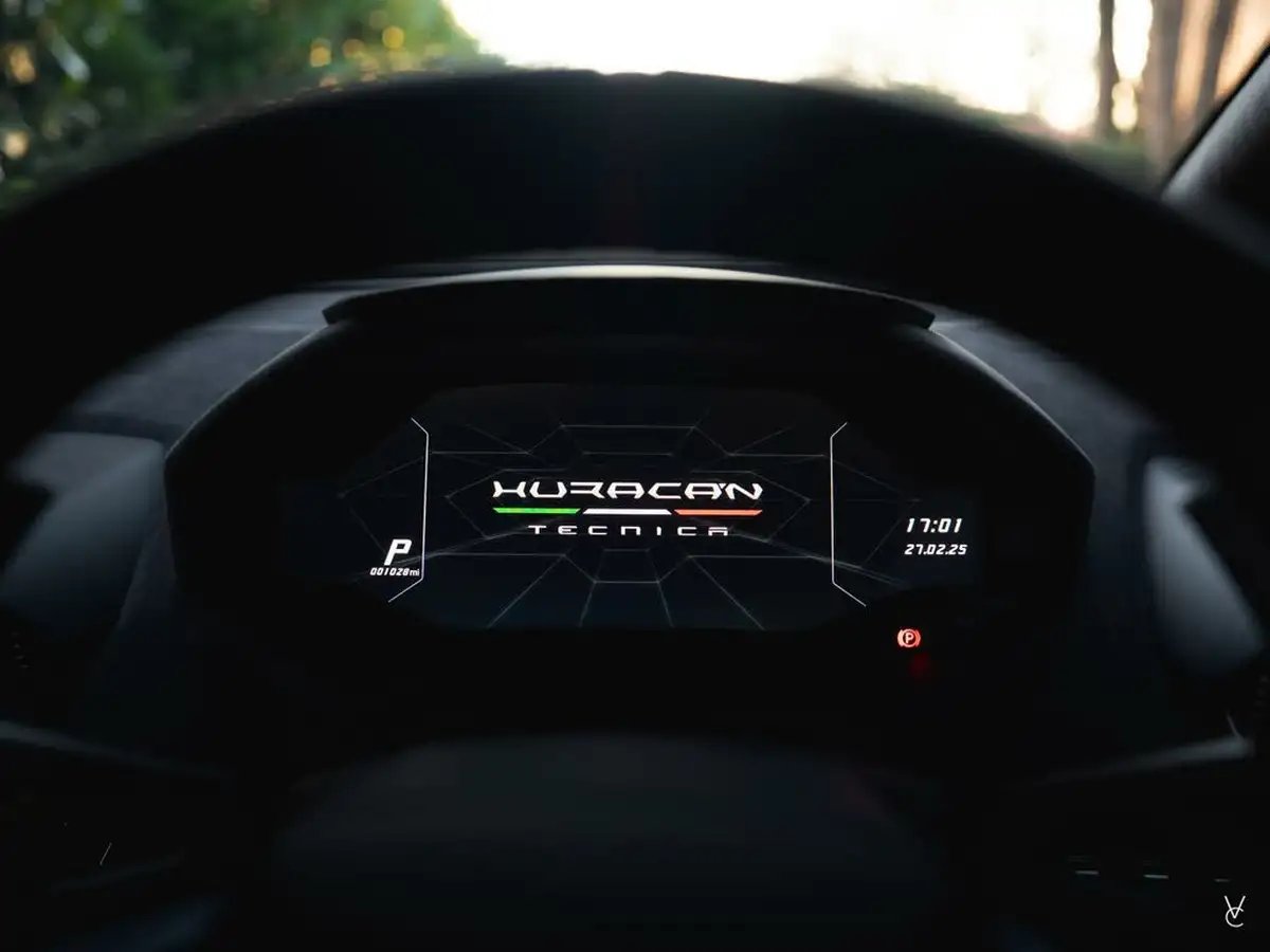 2023-lamborghini-huracan-52-tecnica-big-10